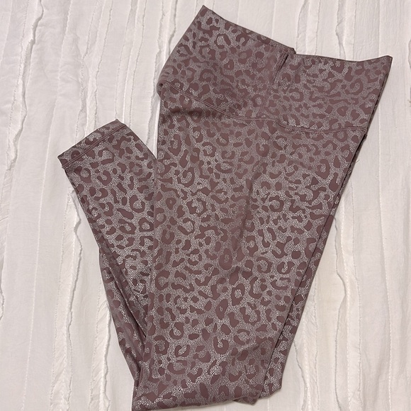 Mauve Leopard Luxe Leggings - Picture 2 of 3